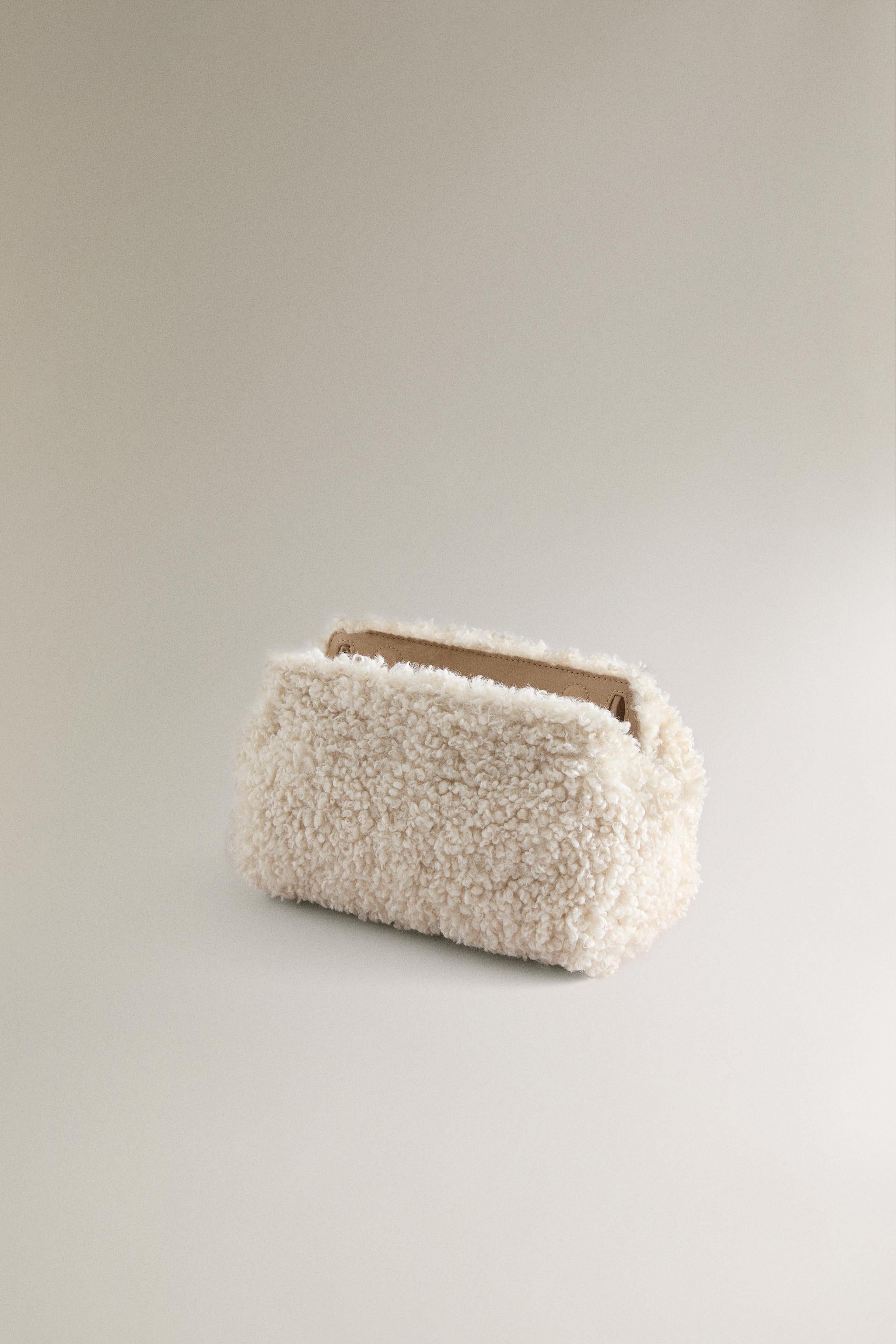 MEDIUM FAUX FUR MAKEUP BAG